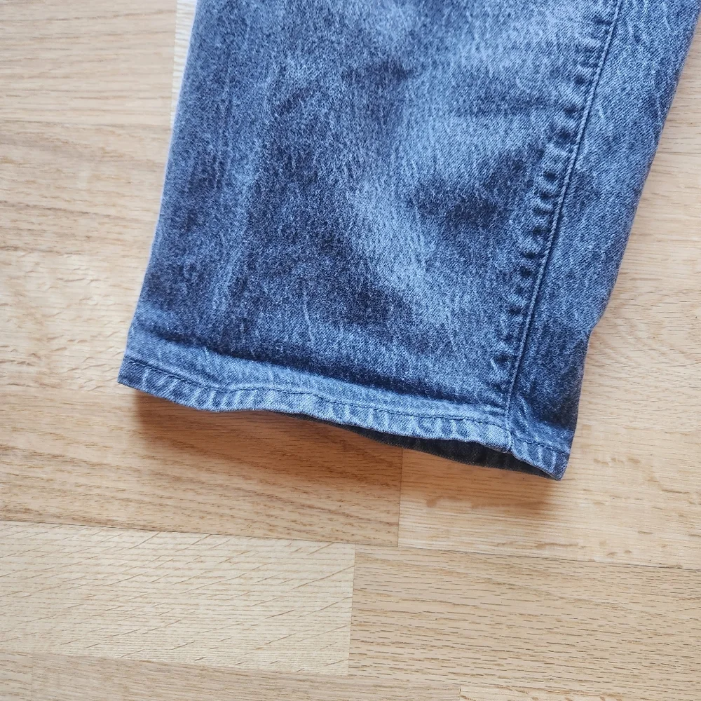 Universal Thread Jeans - Picture 2 of 11